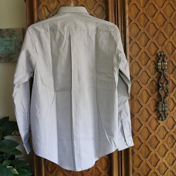 3/$15 VAN HEUSEN Blended Pinpoint Oxford Collar Shirt NWT! - Gray, Size S - Picture 3 of 16